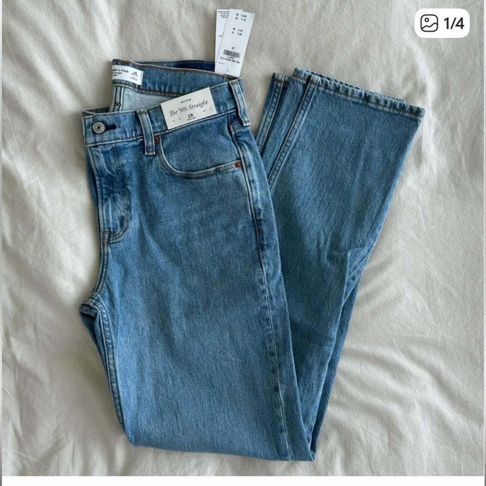 Abercrombie and Fitch — Midrise 90s Jean